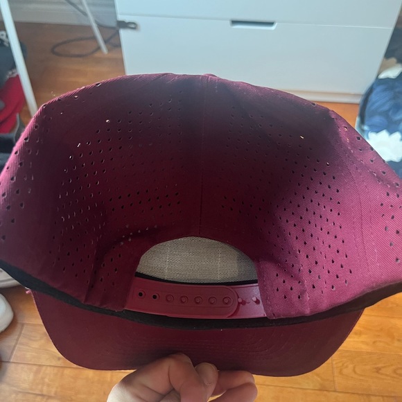 MAROON SIXHATS SNAPBACK - Picture 3 of 5
